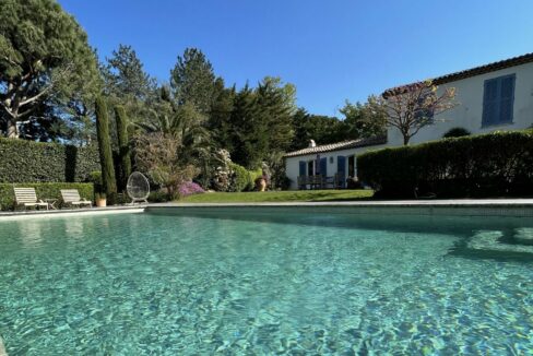 Charming property for sale in Saint Tropez. Close to village. 6 bedrooms