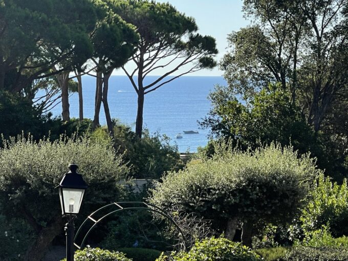 RAMATUELLE - Lovely property for sale close to beach with sea view to renovate...
