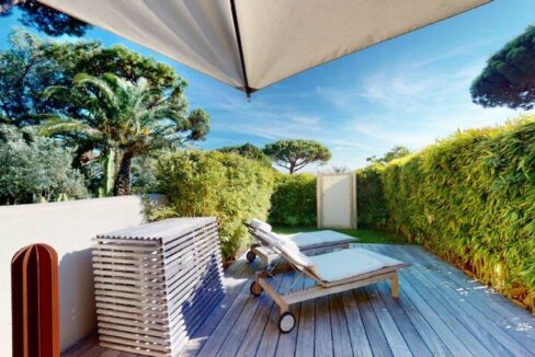 RAMATUELLE - Beautiful duplex apartment for sale with terraces & small garden