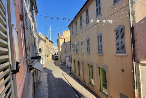 SAINT TROPEZ - RAVISSANT 2 PIECES A VENDRE CENTRE VILLE
