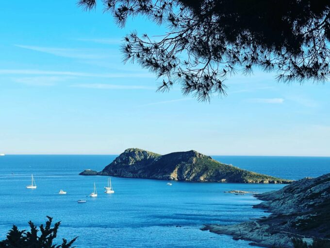RAMATUELLE - Amazing sea view at 150 m from the beach...