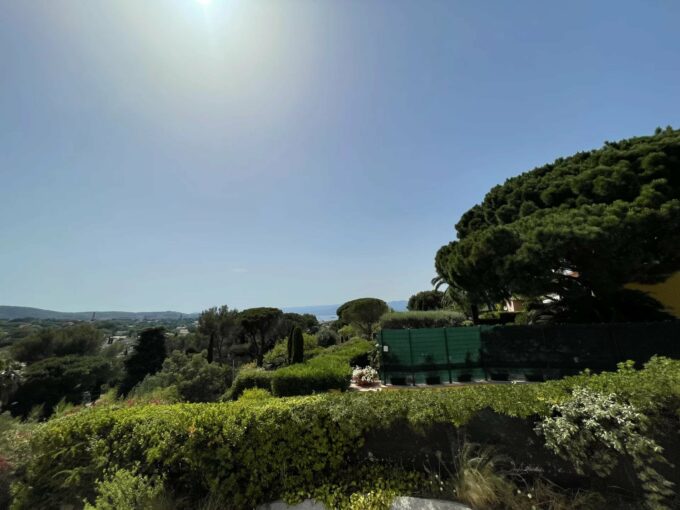 SAINT TROPEZ - Apartment for sale with sea & campaign views